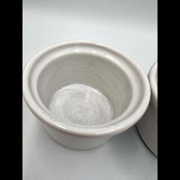 Vintage 2005 LE CREUSET Stoneware Ramekins 4 oz (150ml) White Set Of 2 - Picture 6 of 7